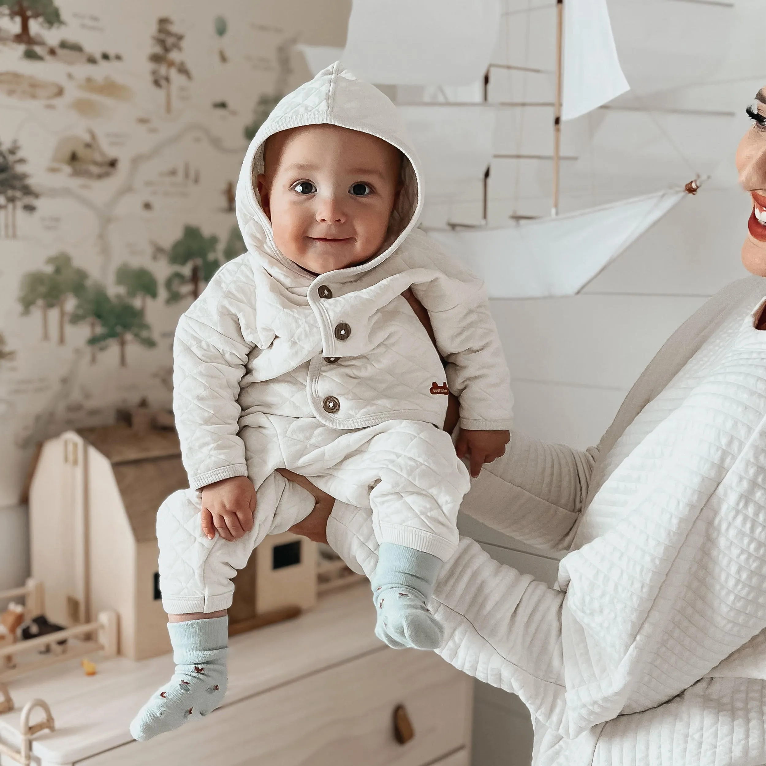 Pantalon crème en jersey matelassé, naissance || Cream pants in quilted jersey, newborn