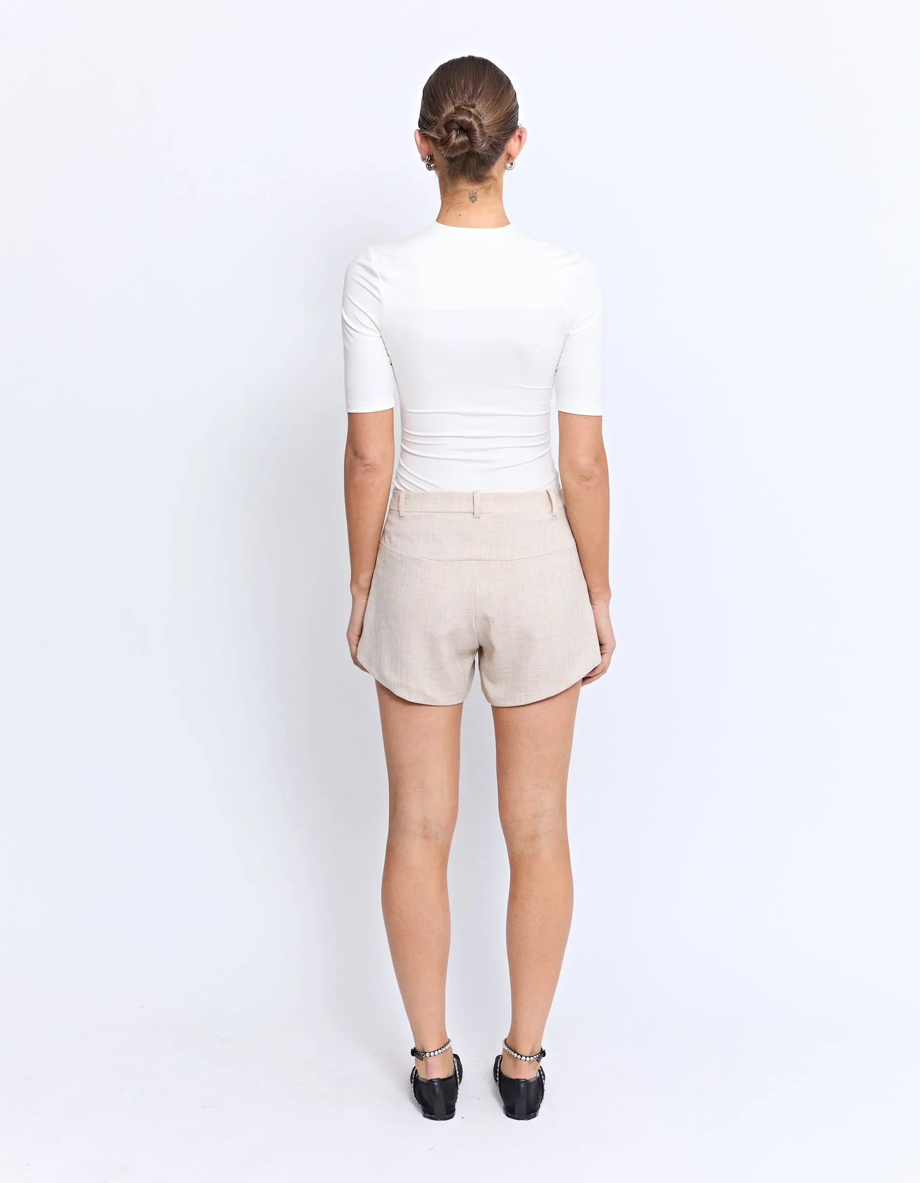 PINO TAILORED SHORT | NATURAL